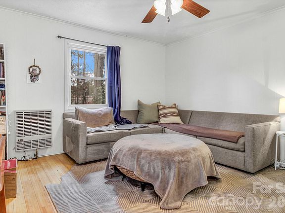 4th image of 18 Leisure Mountain Rd
