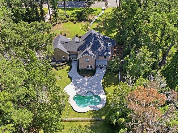 3rd image of 11121 NW 15TH PLACE