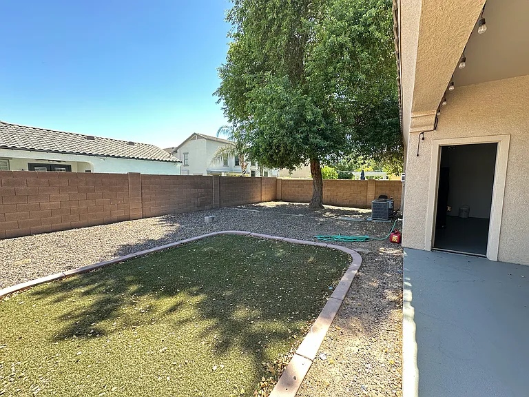 791 E Powell Way — Photo 23