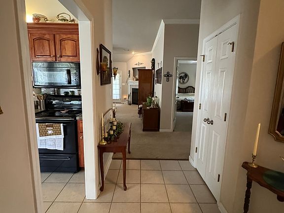 5th image of 86 Sterling Dr