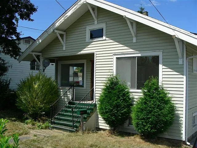 4406 S Willow St photo 1
