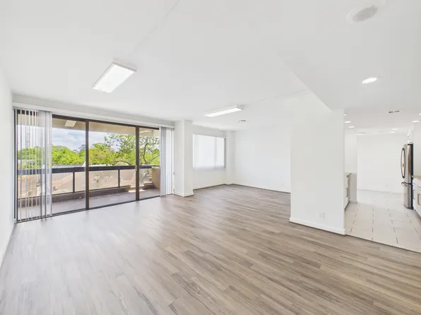 49 Briar Hollow Ln Unit 304, Houston, TX 77027