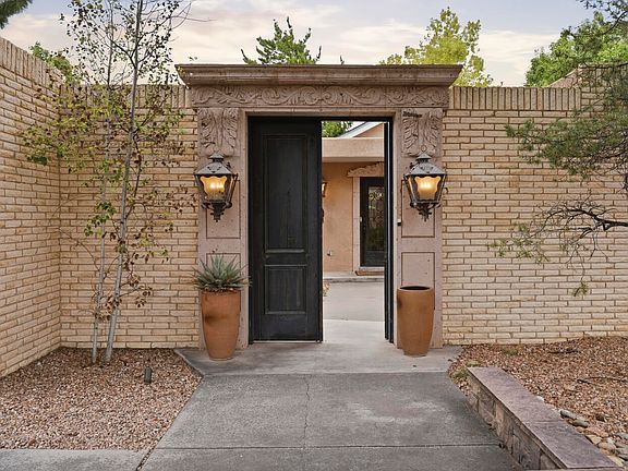4th image of 7504 La Madera Rd NE