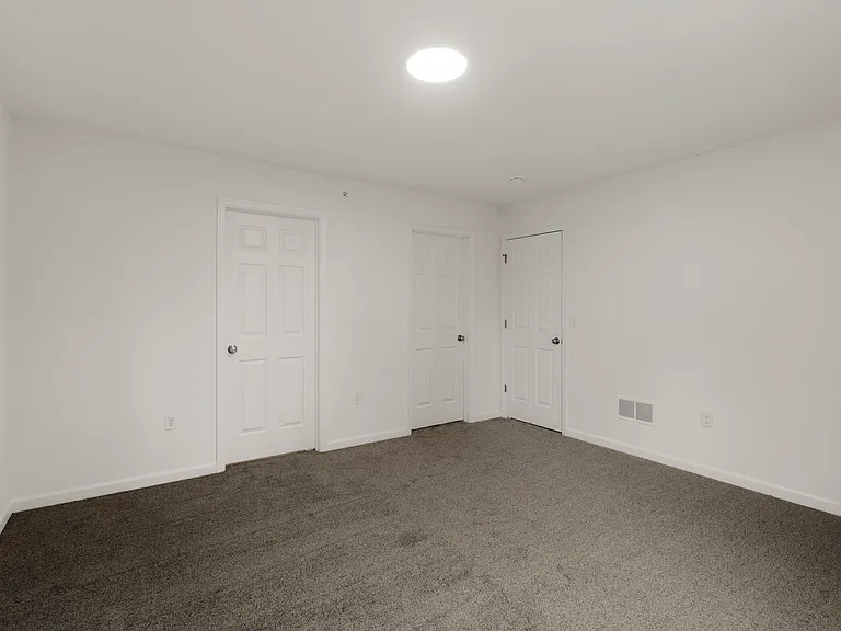 Towns Edge Apartments — Photo 44
