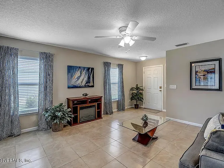 223 Brookfall Dr — Photo 2