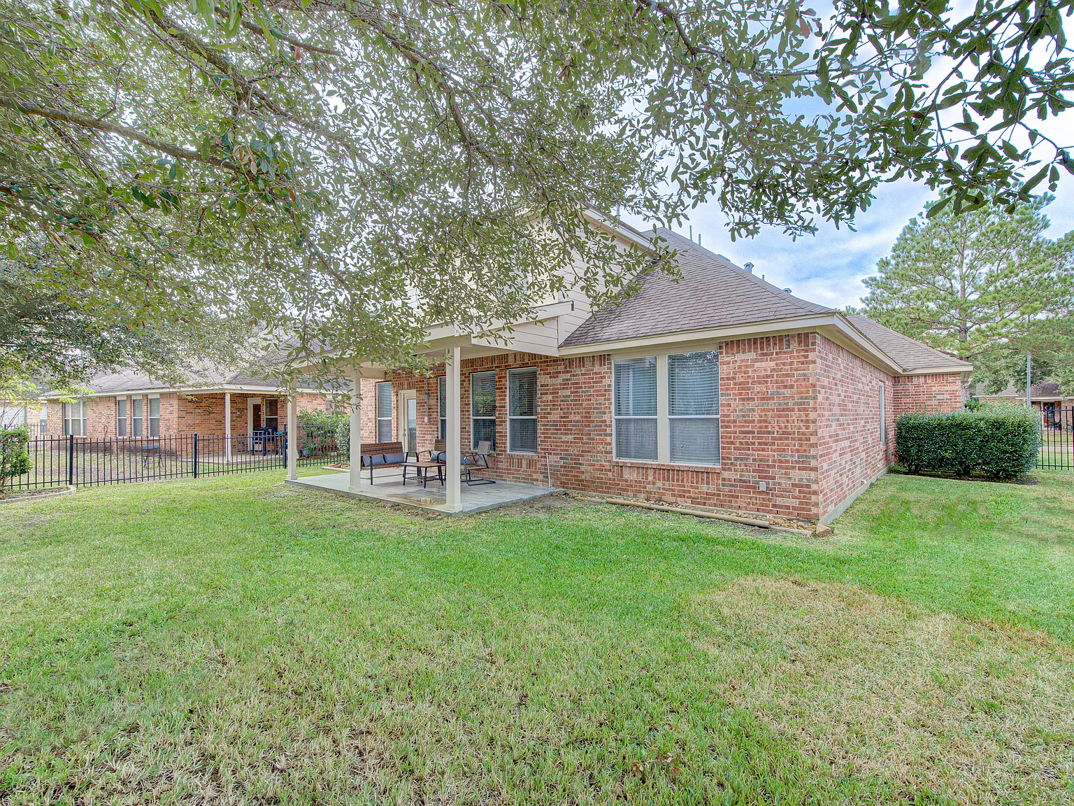 4 bed, 2934 sqft, $5,600 — Photo 3