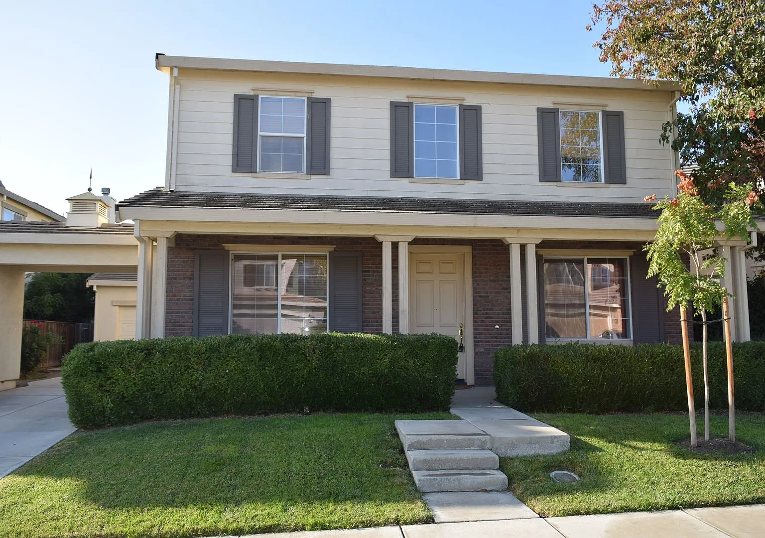 Newly Renovated 5-Bedroom Home with Pool & Hot Tub in Tracy! — Photo 2