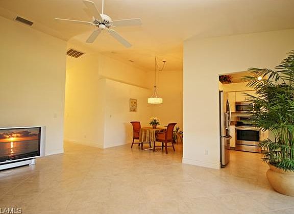 4th image of 10808 Queen Anne Ln