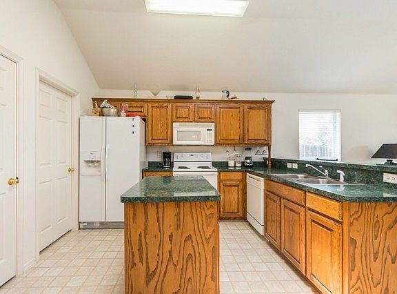 3rd image of 7721 Stonebank Ct