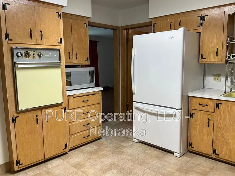 7602 Parker St — Photo 8