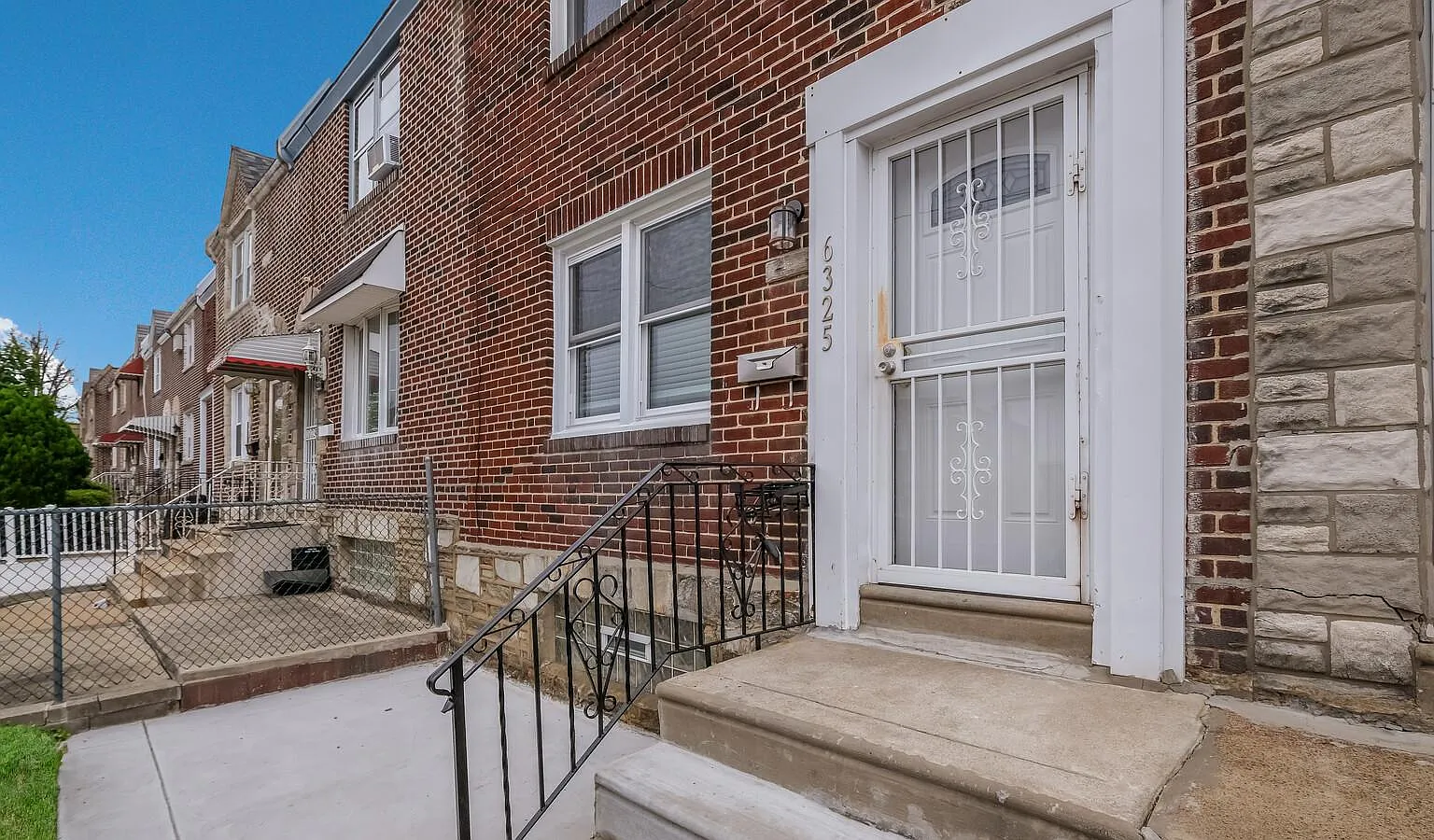6325 Oakland St — Photo 3