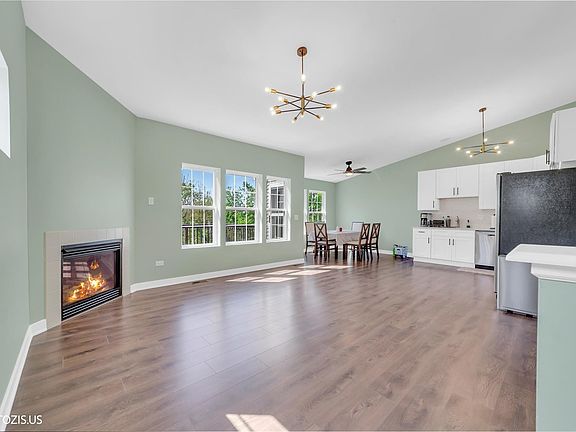 3rd image of 1331 Acorn Dr