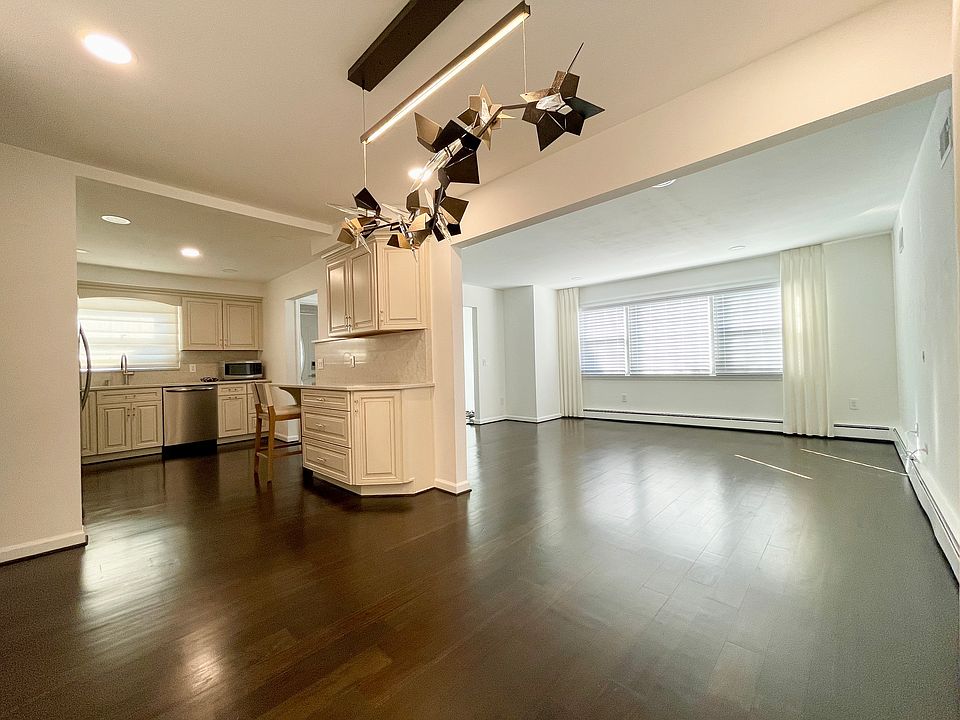 1st image of 266 Sanilac St Floor 1