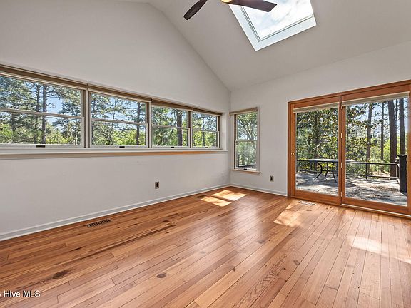 4th image of 155 Harmony Lane