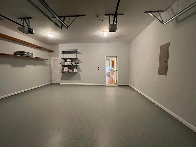 390 Wembley Cir — Photo 27