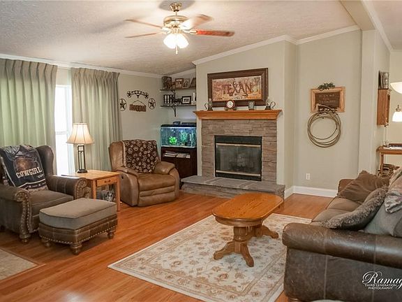 4th image of 12950 Banks Ln