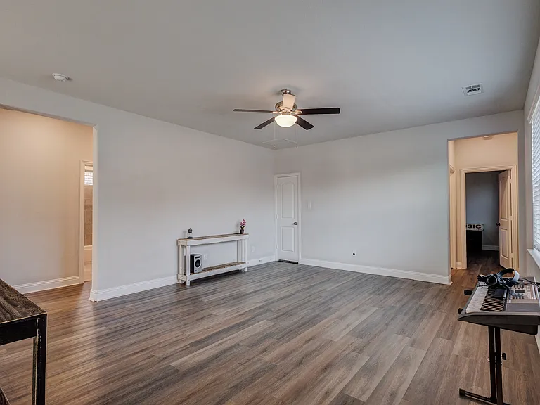 4248 Del Rey Ave — Photo 25