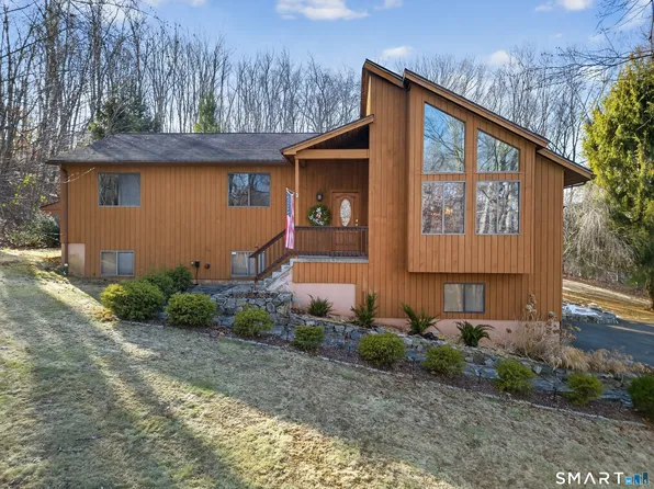 28 Oakcrest Road, Oxford, CT 06478