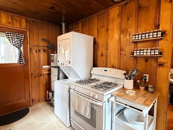 5th image of 3396 Freel St