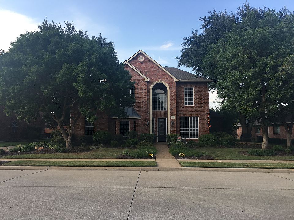 2nd image of 406 Park Valley Dr