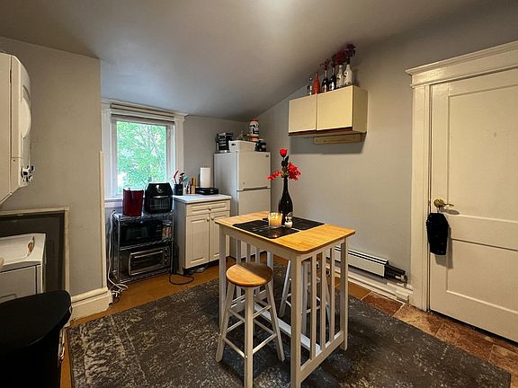 3rd image of 19 Montrose St APT 3