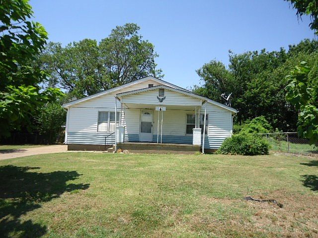 1st image of 1704 S 10th St