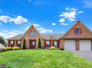 1277 Harvest Dr, Denver, PA 17517
