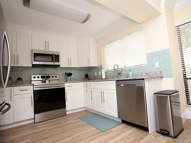 67 Balfour Rd — Photo 1