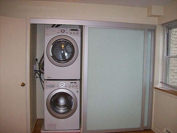 in-unit washer/dryer