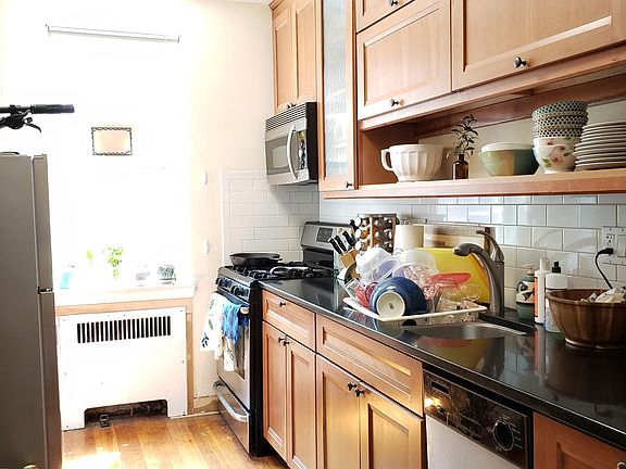 4th image of 12-16 Ware St #16-1