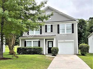 6821 Wandering Creek Dr, Charlotte, NC 28216