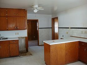 2nd image of 216 N Austin Ave