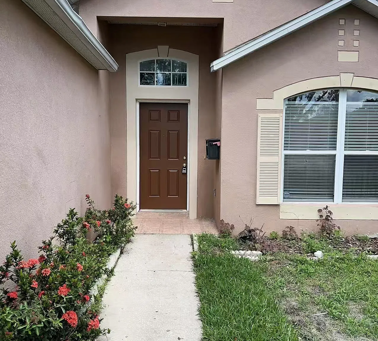 3 bed, 1521 sqft, $2,400 — Photo 2