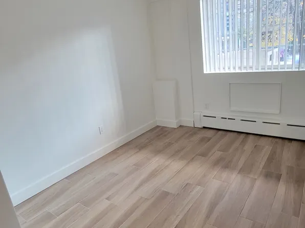 23-31 31st Drive image 6 of 16