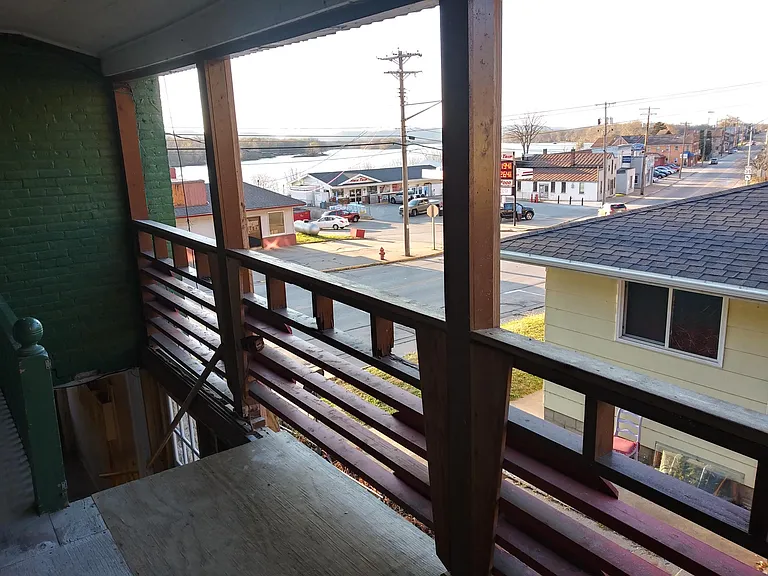112 S Main St #B — Photo 5