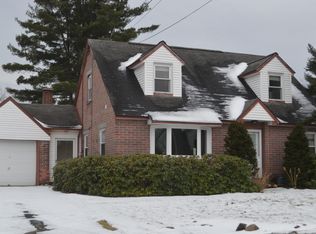 12 Whitman St, Pittsfield, MA 01201