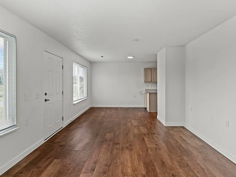 Metro Apartments At Bethalto — Photo 16