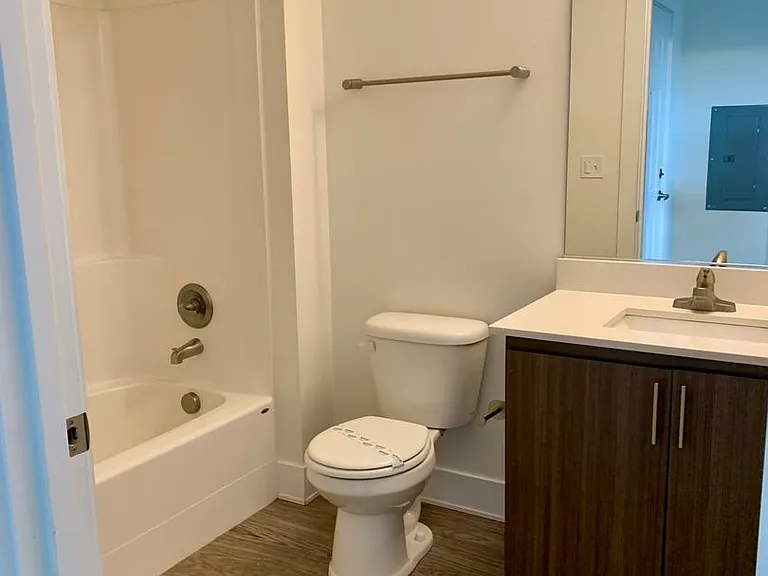 L13609 -- Avey Court Apartments — Photo 12