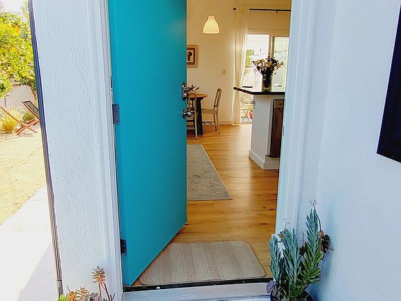 3rd image of 715 Holland Ave #1/2