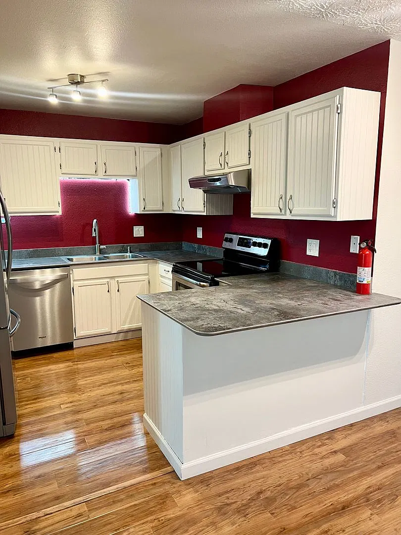 High speed internet included - 3 bedroom townhouse — Photo 4