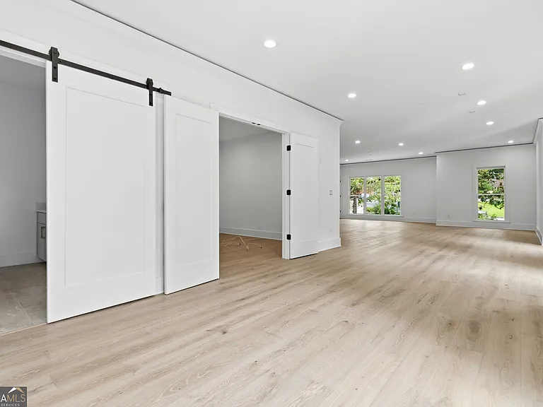 3196 Towerview Dr NE — Photo 30