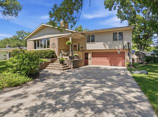 920 Meadow Ln, Willmar, MN 56201
