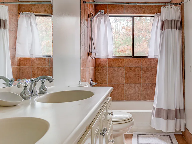 106 Peconic Hills Dr — Photo 27