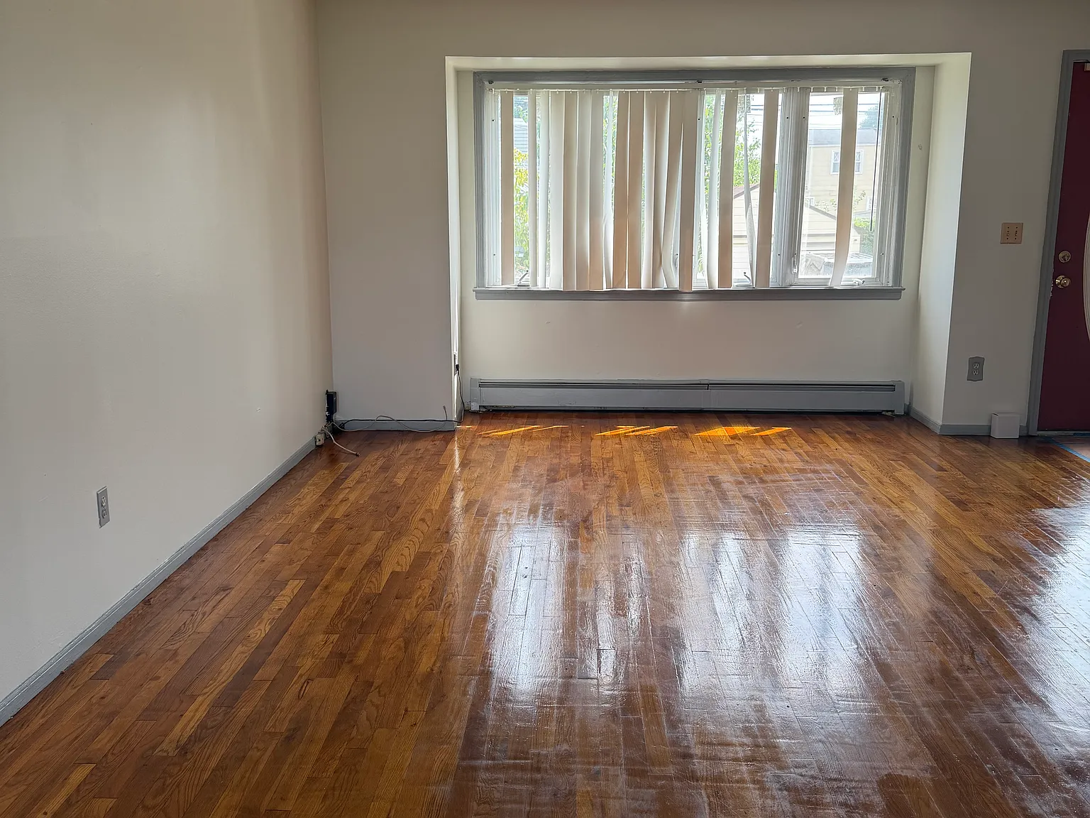 3 bed, 1334 sqft, $3,700 — Photo 3