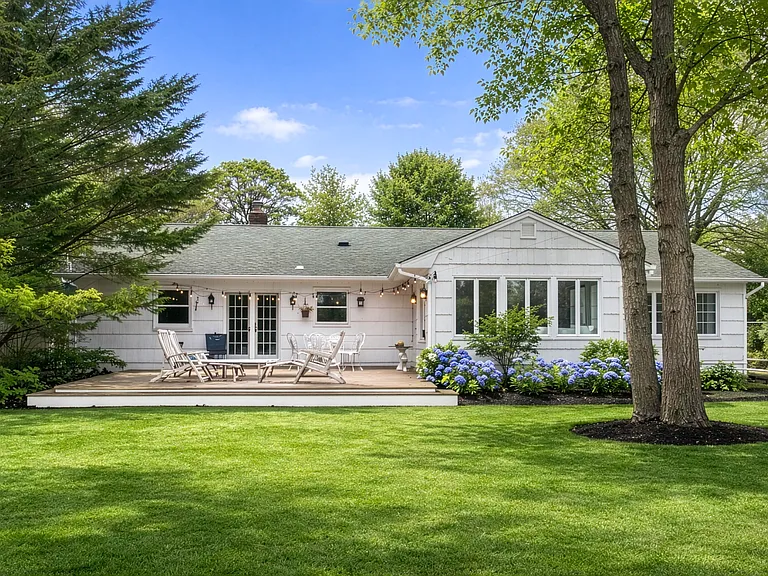 36 Lynn Ave — Photo 1
