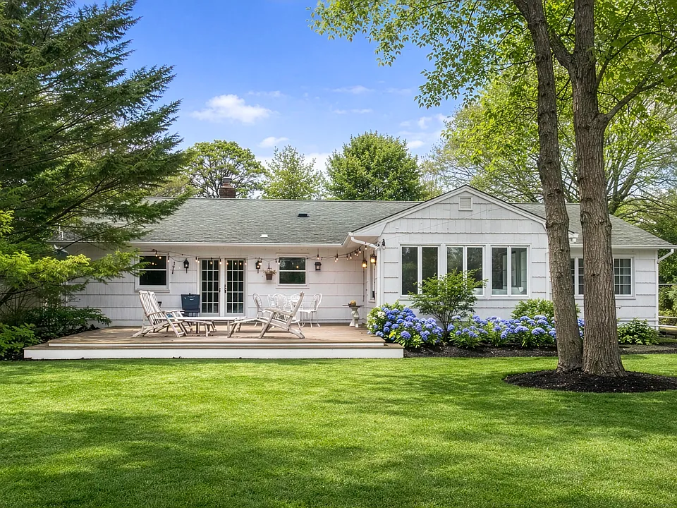 36 Lynn Ave