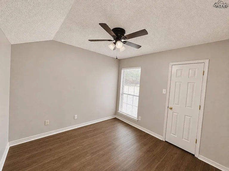 5201 Pebblestone Dr — Photo 17