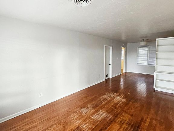 3rd image of 2609 NW 49th St