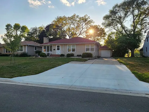 632 S Nicollet St, Blue Earth, MN 56013