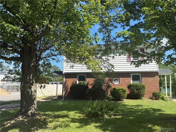 1288 Sisson Dr, North Tonawanda, NY 14120